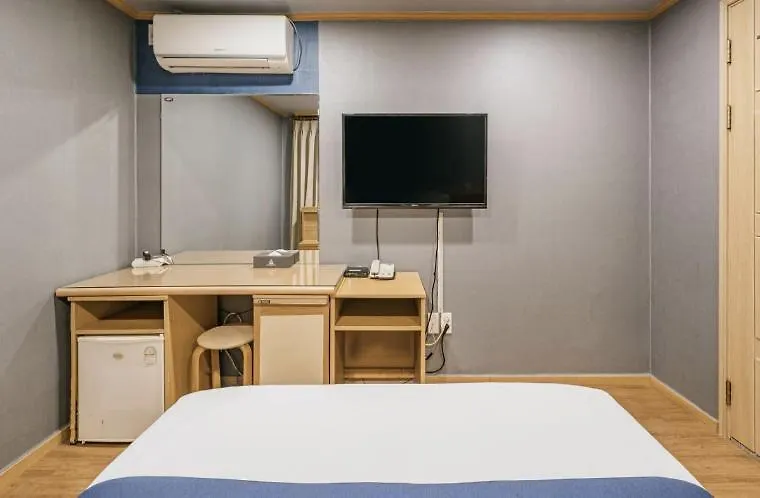 Jeju Morning Calm Hotel موتيل